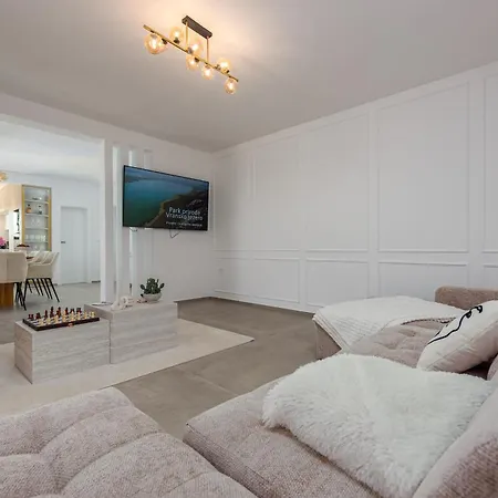 Di Zadarvillas Villa *