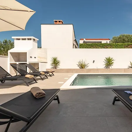 וילה Di Zadarvillas *