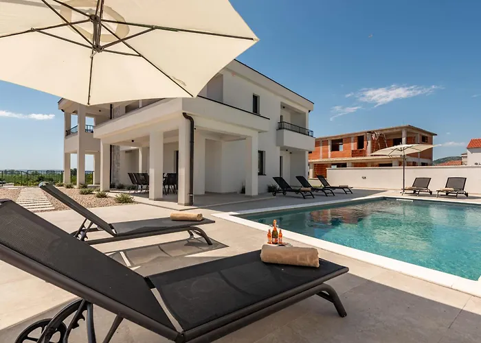 Di Zadarvillas וילה *